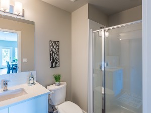 Full Bathroom - 302
